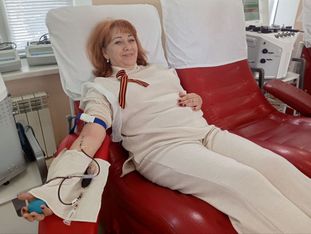 В рамках недели донорства крови и ее компонентов «Донорство крови. Наследники Победы», приуроченной к празднованию 80-летию Победы в Великой Отечественной войне 1941-1945 гг., а так же в поддержку военнослужащих СВО, ... В рамках недели донорства крови и ее компонентов «Донорство крови. Наследники Победы», приуроченной к празднованию 80-летию Победы в Великой Отечественной войне 1941-1945 гг., а так же в поддержку военнослужащих СВО, ...