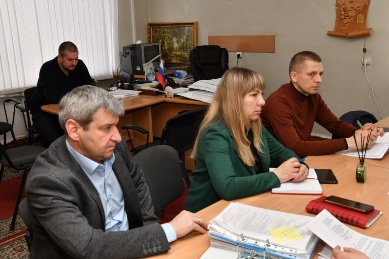Под председательством заместителя Главы Администрации Свердловского муниципального округа Игоря Ковальчука было проведено очередное заседание комиссии по выявлению объектов бесхозяйного недвижимого имущества, находящегося на... Под председательством заместителя Главы Администрации Свердловского муниципального округа Игоря Ковальчука было проведено очередное заседание комиссии по выявлению объектов бесхозяйного недвижимого имущества, находящегося на...