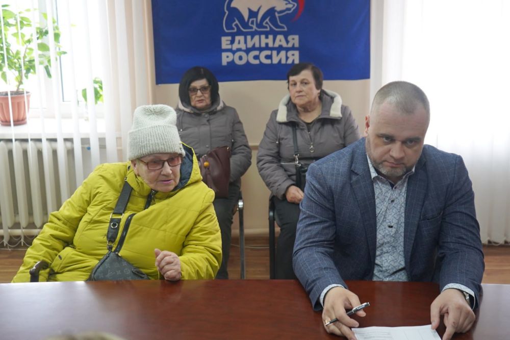 Андрей Сухачев: На личном приеме вместе с коллегами рассмотрели 6 обращений граждан Андрей Сухачев: На личном приеме вместе с коллегами рассмотрели 6 обращений граждан
