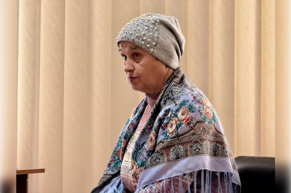 Сенатор РФ Дарья Лантратова провела прием граждан в Лутугино Сенатор РФ Дарья Лантратова провела прием граждан в Лутугино