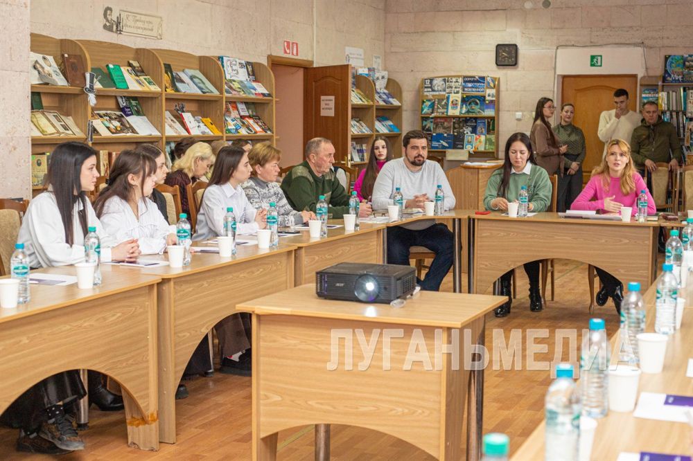 В Луганске прошло мероприятие «Развиваем социальный бизнес», которое состоялось по инициативе сенатора Совета Федерации от Луганской Народной Республики Дарьи Лантратовой при организационной помощи Штаба общественной... В Луганске прошло мероприятие «Развиваем социальный бизнес», которое состоялось по инициативе сенатора Совета Федерации от Луганской Народной Республики Дарьи Лантратовой при организационной помощи Штаба общественной...