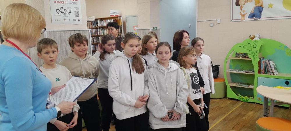 Юные краснолучане познакомились с тайнами Вселенной в Краснолучской центральной городской библиотеке им. Н.К. Крупской Юные краснолучане познакомились с тайнами Вселенной в Краснолучской центральной городской библиотеке им. Н.К. Крупской