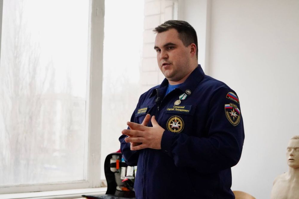 Добровольцы осваивают оказание первой помощи Добровольцы осваивают оказание первой помощи