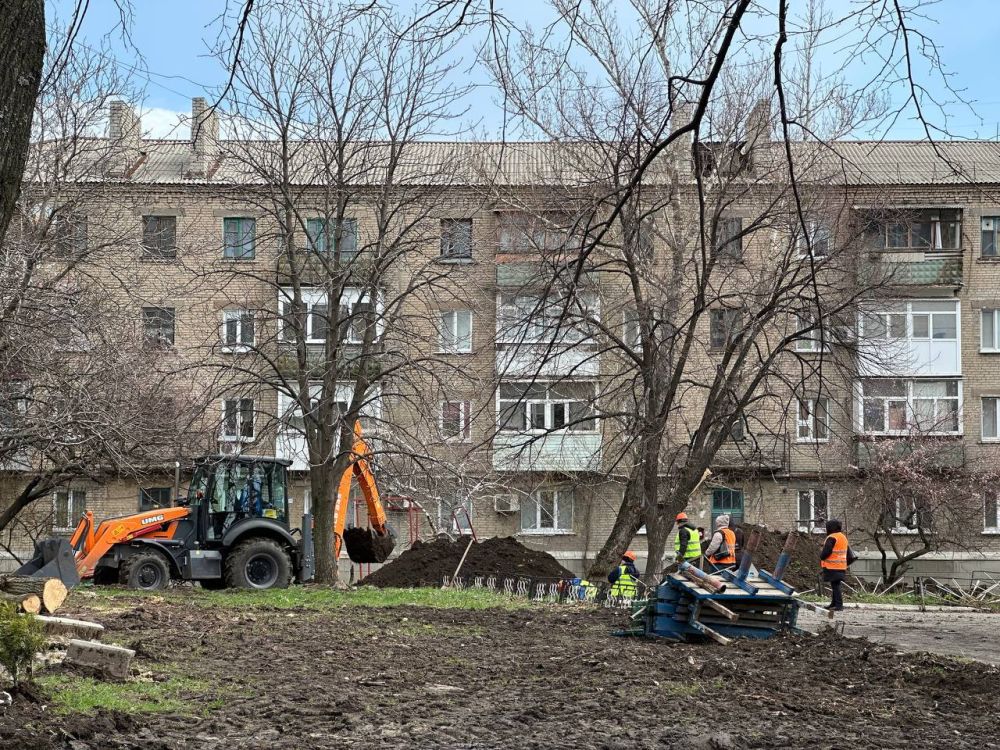 Реализация проекта «Каштановая аллея», направленного на создание комфортной городской среды, началась в Ровеньках Реализация проекта «Каштановая аллея», направленного на создание комфортной городской среды, началась в Ровеньках