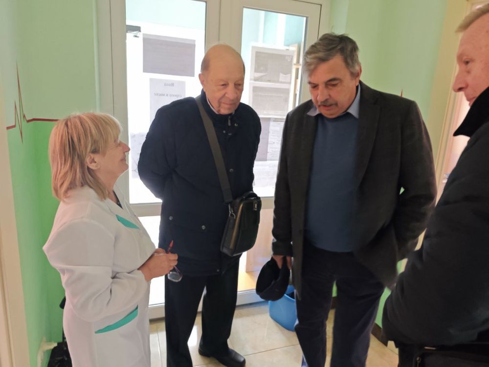 Валерий Галинкин: Сегодняшний день вместе с членами общественного совета проекта «Здоровое будущее» партии «Единая Россия»: депутатом Народного Совета ЛНР Геннадием Бунеевым и Дмитрием Манасеевым посвятили знакомству с... Валерий Галинкин: Сегодняшний день вместе с членами общественного совета проекта «Здоровое будущее» партии «Единая Россия»: депутатом Народного Совета ЛНР Геннадием Бунеевым и Дмитрием Манасеевым посвятили знакомству с...