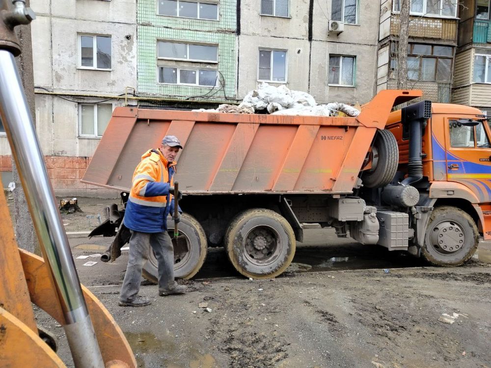 В Стаханове продолжается плановая работа по уборке мусора и ликвидации свалок В Стаханове продолжается плановая работа по уборке мусора и ликвидации свалок