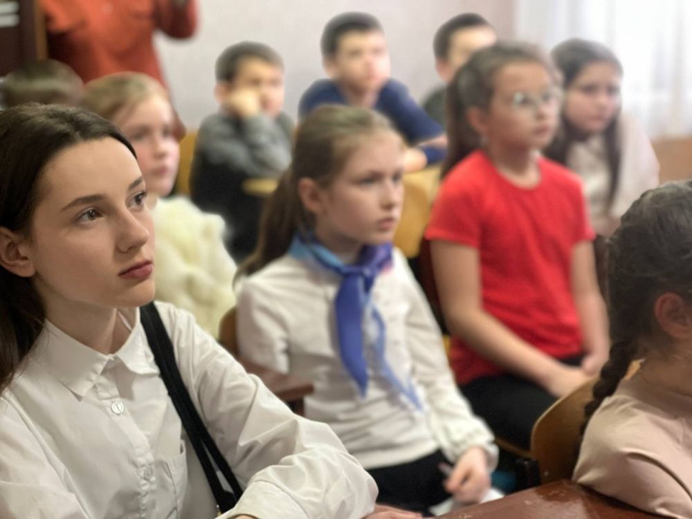 7 апреля в Детской школе искусств №1 г. Ровеньки состоялась музыкально-познавательная лекция, посвящённая творчеству Николая Андреевича Римского-Корсакова 7 апреля в Детской школе искусств №1 г. Ровеньки состоялась музыкально-познавательная лекция, посвящённая творчеству Николая Андреевича Римского-Корсакова