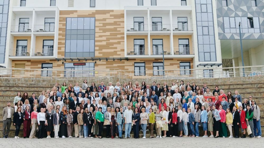 Участие в мероприятии Всероссийского масштаба приняла координатор проекта «Навигаторы детства» Лутугинского округа Участие в мероприятии Всероссийского масштаба приняла координатор проекта «Навигаторы детства» Лутугинского округа