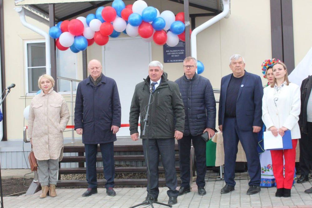 Церемония открытия фельдшерско-акушерского пункта, построенного строителями из Новосибирской области, состоялась в селе Зелековка Беловодского района Церемония открытия фельдшерско-акушерского пункта, построенного строителями из Новосибирской области, состоялась в селе Зелековка Беловодского района