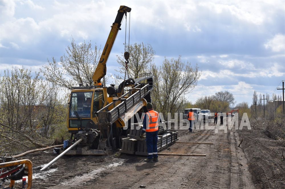 В Краснодонском округе продолжаются работы по капитальному ремонту водовода В Краснодонском округе продолжаются работы по капитальному ремонту водовода