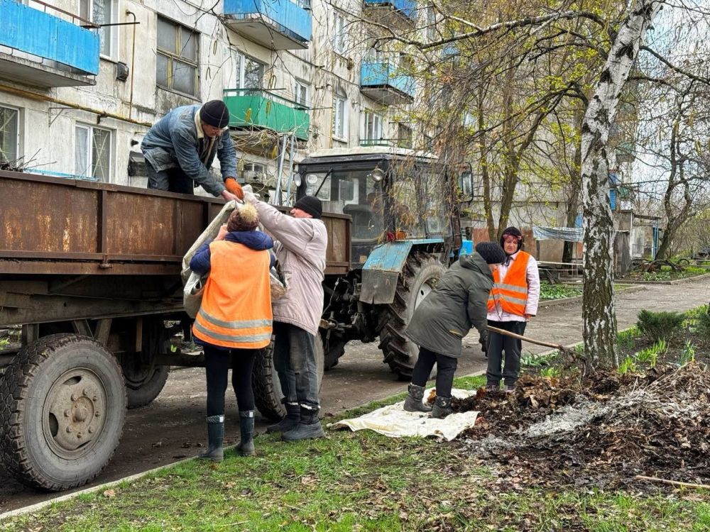 Сергей Колягин: Коммунальщики города Первомайска ежедневно трудятся над благоустройством общественных пространств и городской среды Сергей Колягин: Коммунальщики города Первомайска ежедневно трудятся над благоустройством общественных пространств и городской среды