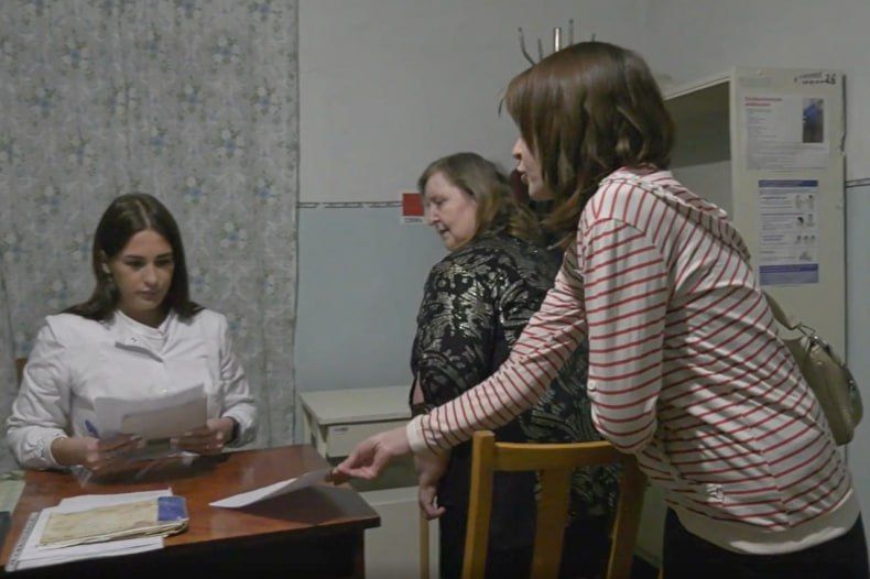 Красноярские медики провели выездной приём в пгт Бирюково Красноярские медики провели выездной приём в пгт Бирюково