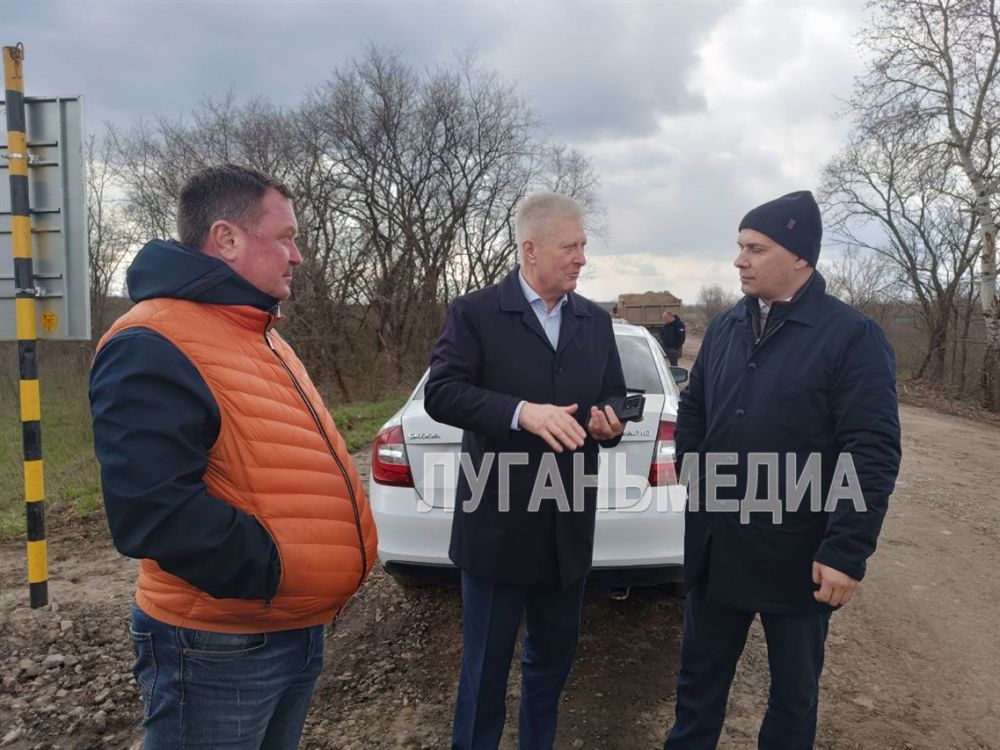 В Краснодонском муниципальном округе ремонтируют дороги В Краснодонском муниципальном округе ремонтируют дороги