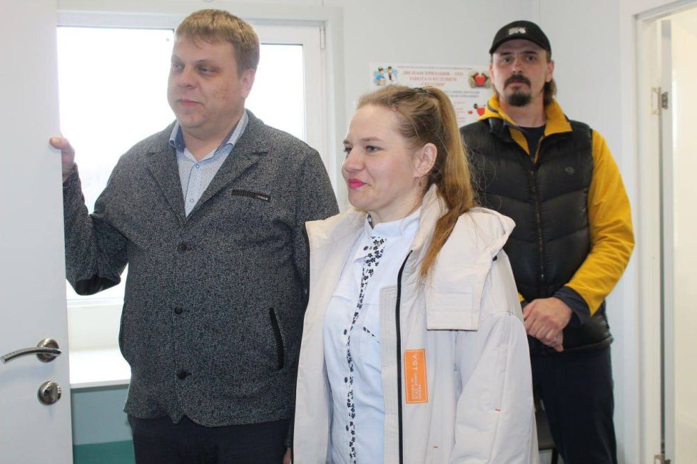 Церемония открытия фельдшерско-акушерского пункта, построенного строителями из Новосибирской области, состоялась в селе Зелековка Беловодского района Церемония открытия фельдшерско-акушерского пункта, построенного строителями из Новосибирской области, состоялась в селе Зелековка Беловодского района