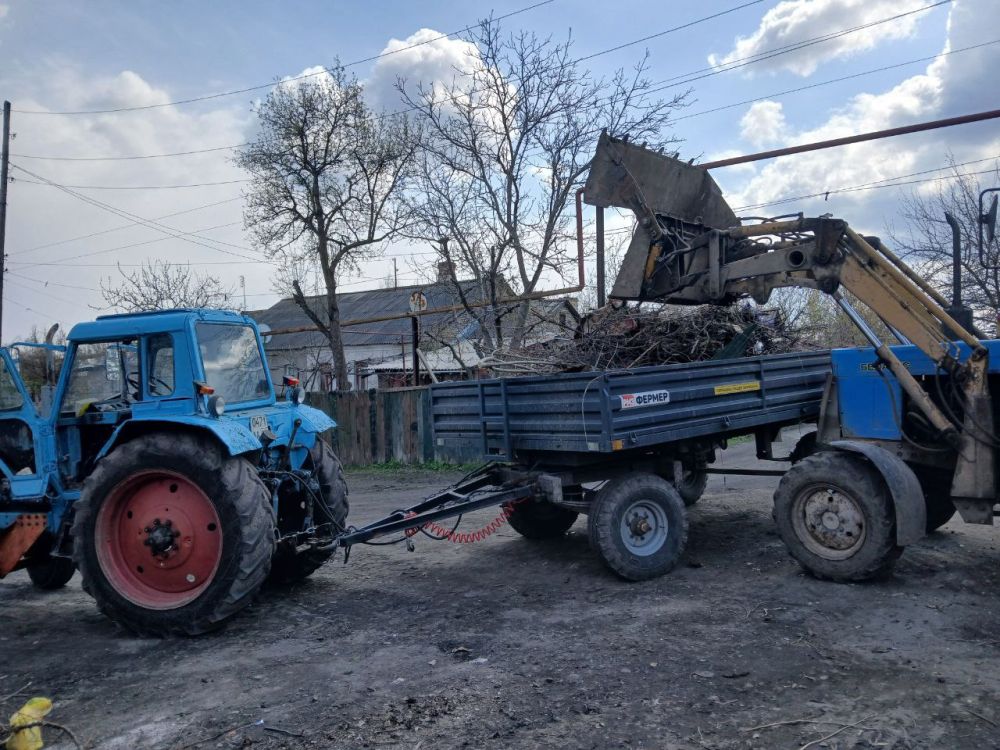 Сегодня в Стаханове снова наводили порядок Сегодня в Стаханове снова наводили порядок