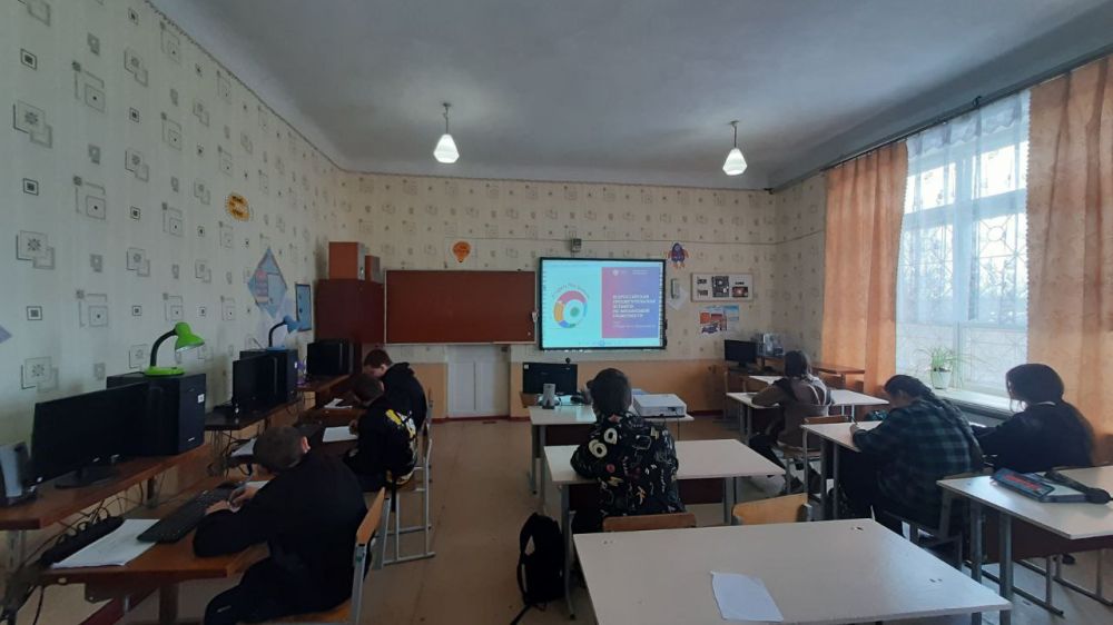 В рамках первого этапа Всероссийской просветительной эстафеты «Мои финансы», 9 апреля 2025 в Кировской средней школе №3, было проведено интерактивное занятие внеурочной деятельности «Формирование функциональной грамотности»... В рамках первого этапа Всероссийской просветительной эстафеты «Мои финансы», 9 апреля 2025 в Кировской средней школе №3, было проведено интерактивное занятие внеурочной деятельности «Формирование функциональной грамотности»...