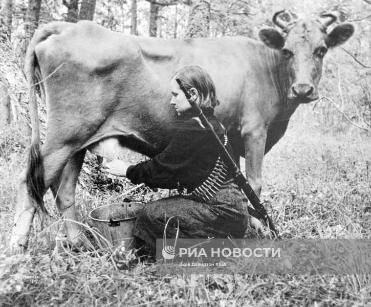 В спецпроекте «Фотоальбом Победы» мы каждый день публикуем небольшую подборку фото- и кинохроники военных лет В спецпроекте «Фотоальбом Победы» мы каждый день публикуем небольшую подборку фото- и кинохроники военных лет
