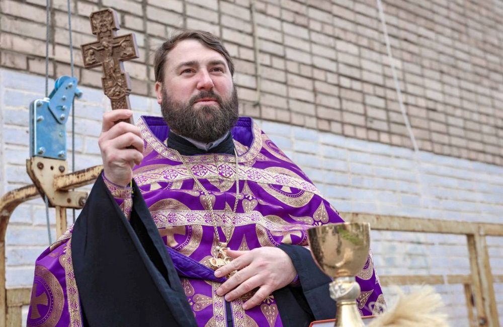 Молебен и освящение места будущего мурала Луганской иконы Божьей матери состоялись в столице ЛНР Молебен и освящение места будущего мурала Луганской иконы Божьей матери состоялись в столице ЛНР