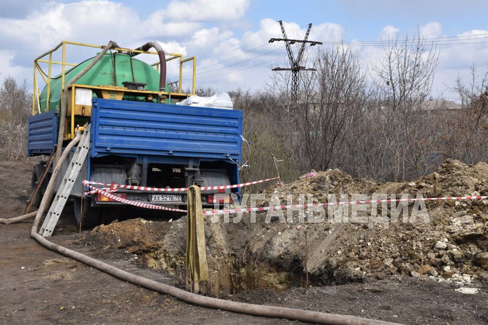 В Краснодонском округе продолжаются работы по капитальному ремонту водовода В Краснодонском округе продолжаются работы по капитальному ремонту водовода