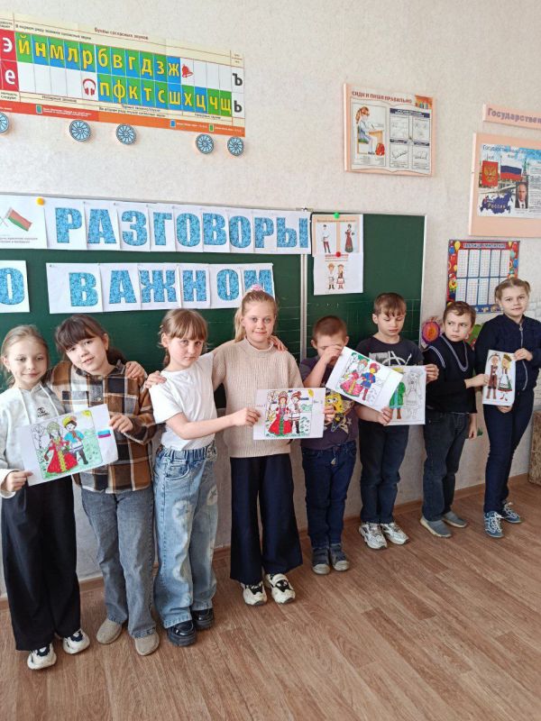 В Кировской средней школе №3 прошел особенный урок из цикла «Разговоры о важном», посвященный Дню единения народов России и Белоруссии! В Кировской средней школе №3 прошел особенный урок из цикла «Разговоры о важном», посвященный Дню единения народов России и Белоруссии!