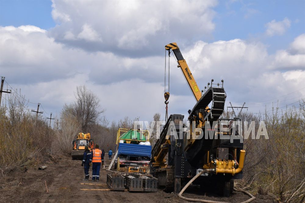 В Краснодонском округе продолжаются работы по капитальному ремонту водовода В Краснодонском округе продолжаются работы по капитальному ремонту водовода