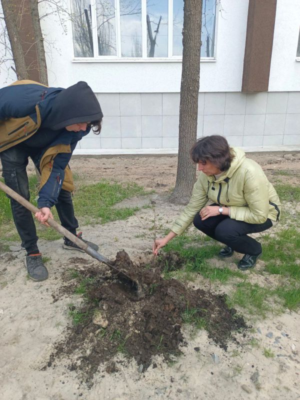 В честь 105-летия Луганского государственного университета имени Владимира Даля, при В честь 105-летия Луганского государственного университета имени Владимира Даля, при