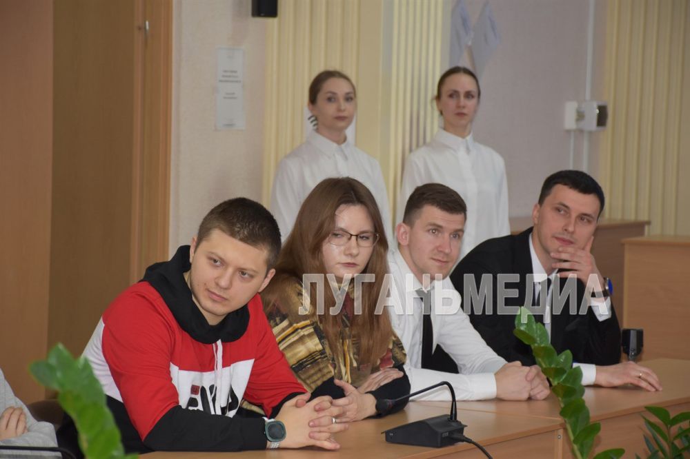В Алчевске на базе Донбасского государственного технического университета открылось местное отделение «Молодой гвардии» В Алчевске на базе Донбасского государственного технического университета открылось местное отделение «Молодой гвардии»