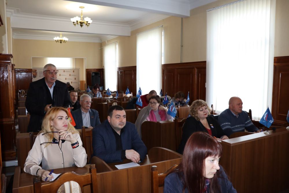 Сегодня состоялось совместное заседание трех постоянных комиссий Совета городского округа города Северодонецка: по правовой политике и связям с общественностью, по бюджетной, финансовой, налоговой и имущественной политике... Сегодня состоялось совместное заседание трех постоянных комиссий Совета городского округа города Северодонецка: по правовой политике и связям с общественностью, по бюджетной, финансовой, налоговой и имущественной политике...
