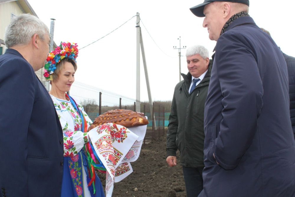 По народной программе в селе Зелековка открыли фельдшерско-акушерский пункт По народной программе в селе Зелековка открыли фельдшерско-акушерский пункт