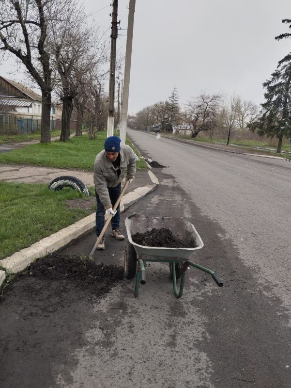 В округе продолжаются ежедневные работы по благоустройству территорий В округе продолжаются ежедневные работы по благоустройству территорий