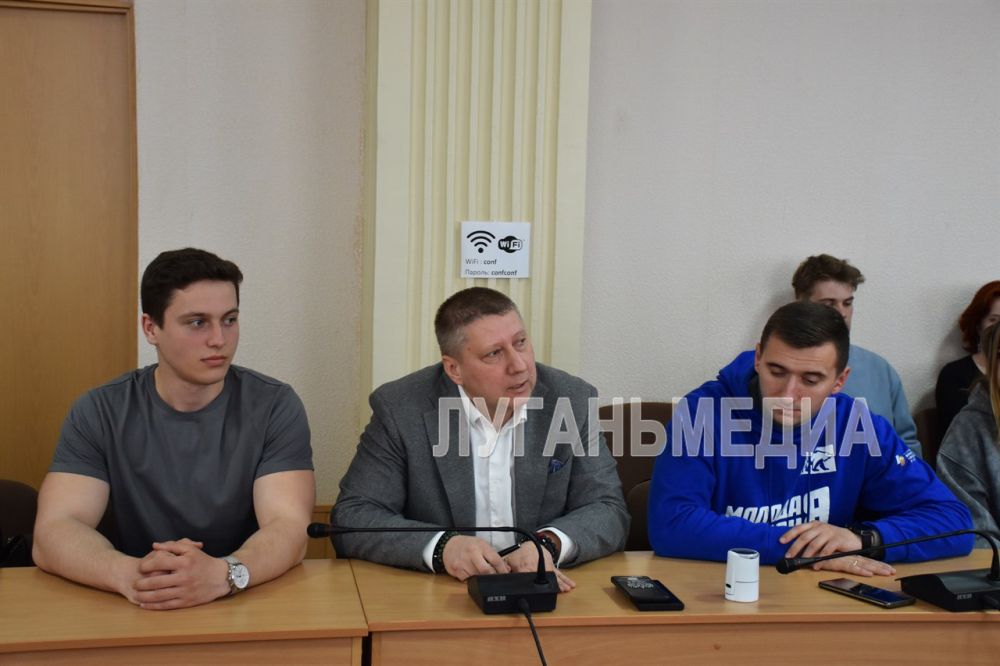 В Алчевске на базе Донбасского государственного технического университета открылось местное отделение «Молодой гвардии» В Алчевске на базе Донбасского государственного технического университета открылось местное отделение «Молодой гвардии»