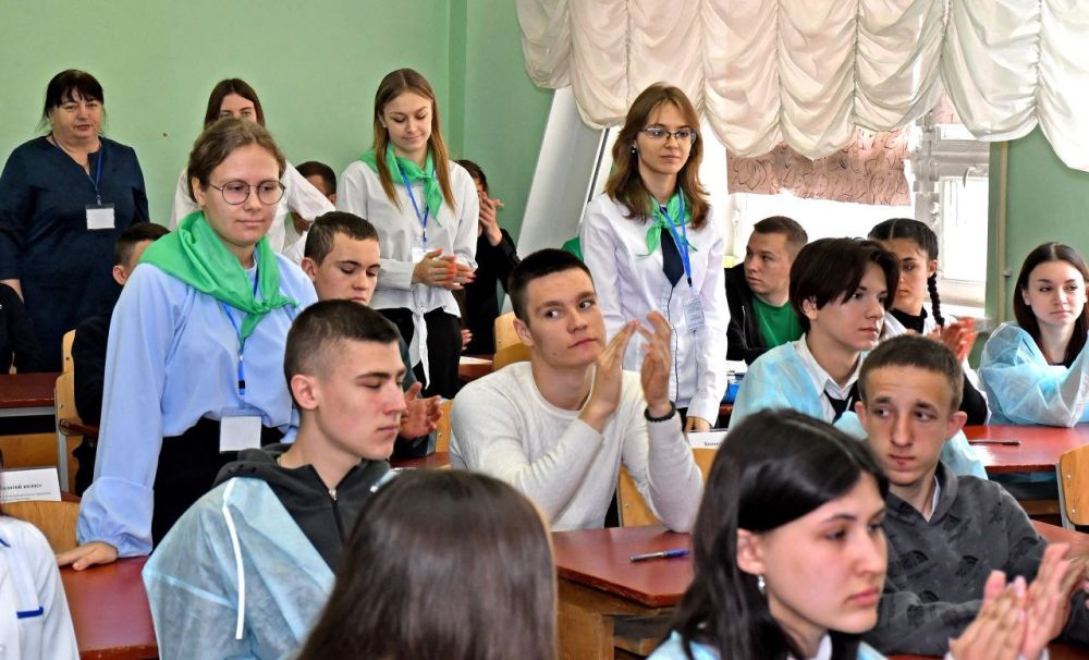 Обучающиеся Благовского УВК им. А.М. Крюкова приняли участие в региональном слете агроклассов и агроэкологических объединений «Агростарт», который прошел в Луганском государственном аграрном университете им. К.Е. Ворошилова Обучающиеся Благовского УВК им. А.М. Крюкова приняли участие в региональном слете агроклассов и агроэкологических объединений «Агростарт», который прошел в Луганском государственном аграрном университете им. К.Е. Ворошилова
