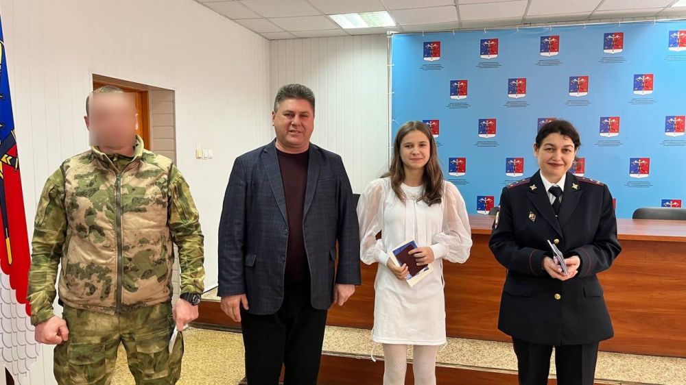 Альберт Зинченко: Торжественное вручение паспортов: Юные граждане России открывают новые горизонты! Альберт Зинченко: Торжественное вручение паспортов: Юные граждане России открывают новые горизонты!