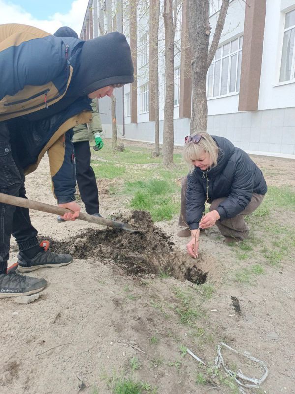В честь 105-летия Луганского государственного университета имени Владимира Даля, при В честь 105-летия Луганского государственного университета имени Владимира Даля, при