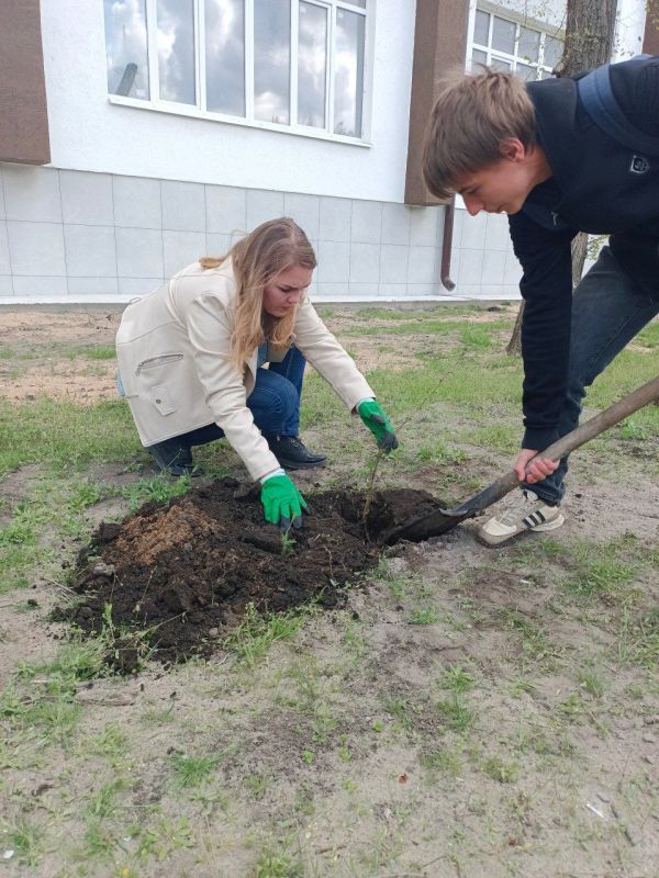 В честь 105-летия Луганского государственного университета имени Владимира Даля, при В честь 105-летия Луганского государственного университета имени Владимира Даля, при