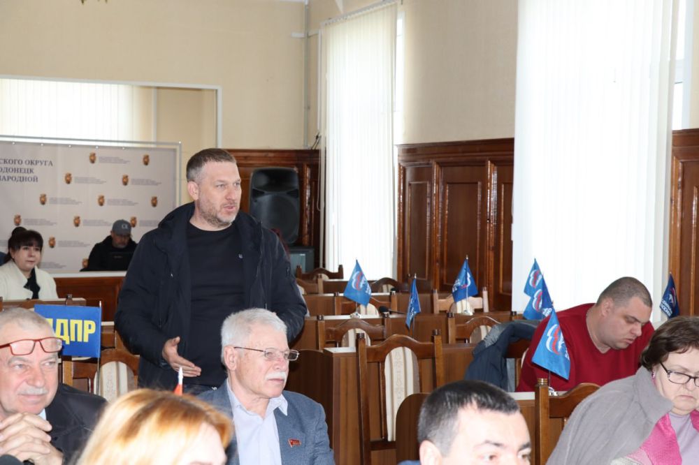 Сегодня состоялось совместное заседание трех постоянных комиссий Совета городского округа города Северодонецка: по правовой политике и связям с общественностью, по бюджетной, финансовой, налоговой и имущественной политике... Сегодня состоялось совместное заседание трех постоянных комиссий Совета городского округа города Северодонецка: по правовой политике и связям с общественностью, по бюджетной, финансовой, налоговой и имущественной политике...