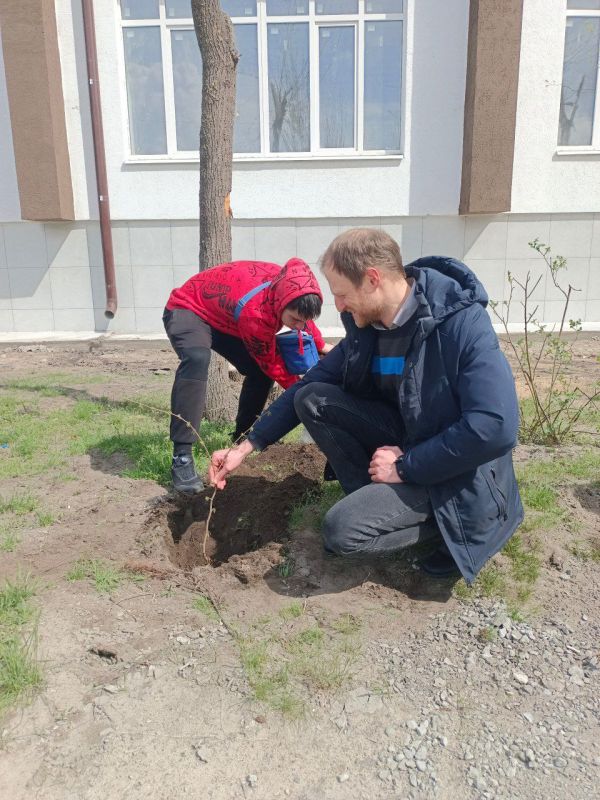 В честь 105-летия Луганского государственного университета имени Владимира Даля, при В честь 105-летия Луганского государственного университета имени Владимира Даля, при