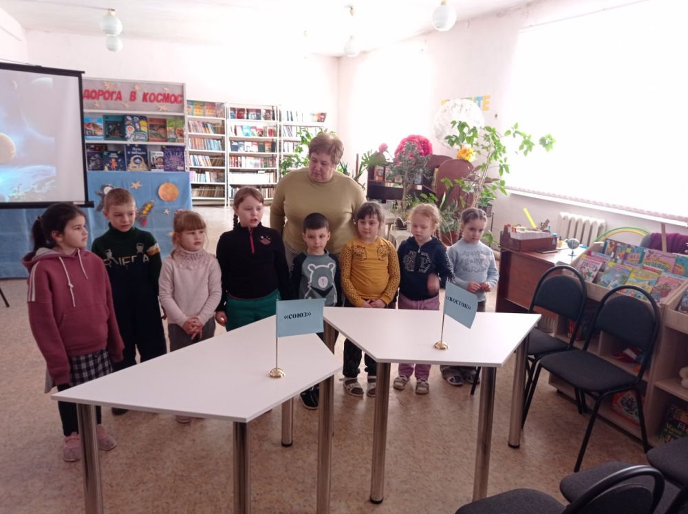 В Кировской детской библиотеке, состоялось мероприятие, посвященное ко Дню авиации и космонавтики - виртуальное космическое путешествие «Дорога в космос» В Кировской детской библиотеке, состоялось мероприятие, посвященное ко Дню авиации и космонавтики - виртуальное космическое путешествие «Дорога в космос»