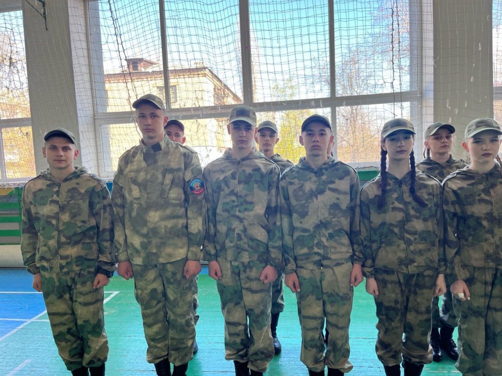 Ученики Краснодонской школы №8 им. Парсанова приняли участие в игре "Зарница 2.0" Ученики Краснодонской школы №8 им. Парсанова приняли участие в игре "Зарница 2.0"
