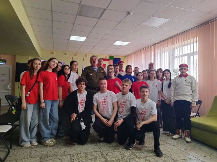 В рамках мероприятий, посвященных Году защитника Отечества, в малом актовом зале Центра культуры и досуга Троицкого муниципального округа прошла встреча активистов «Движение первых» образовательных учреждений округа и... В рамках мероприятий, посвященных Году защитника Отечества, в малом актовом зале Центра культуры и досуга Троицкого муниципального округа прошла встреча активистов «Движение первых» образовательных учреждений округа и...