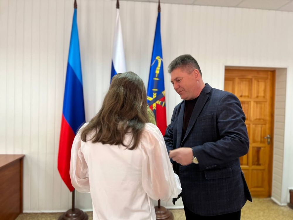 Альберт Зинченко: Торжественное вручение паспортов: Юные граждане России открывают новые горизонты! Альберт Зинченко: Торжественное вручение паспортов: Юные граждане России открывают новые горизонты!