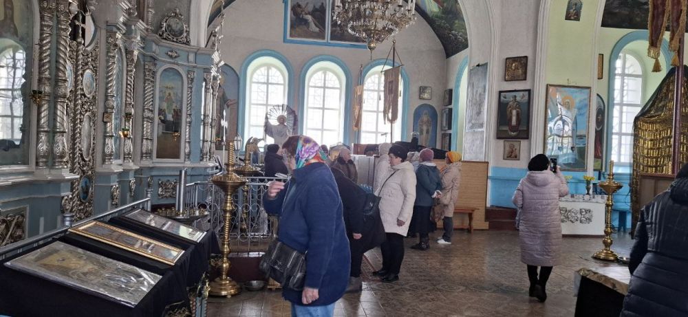 Студенты Университета третьего возраста в преддверии важного христианского праздника – Пасха посетили Храм в честь Успения Пресвятой Богородицы г.Красный Луч Студенты Университета третьего возраста в преддверии важного христианского праздника – Пасха посетили Храм в честь Успения Пресвятой Богородицы г.Красный Луч