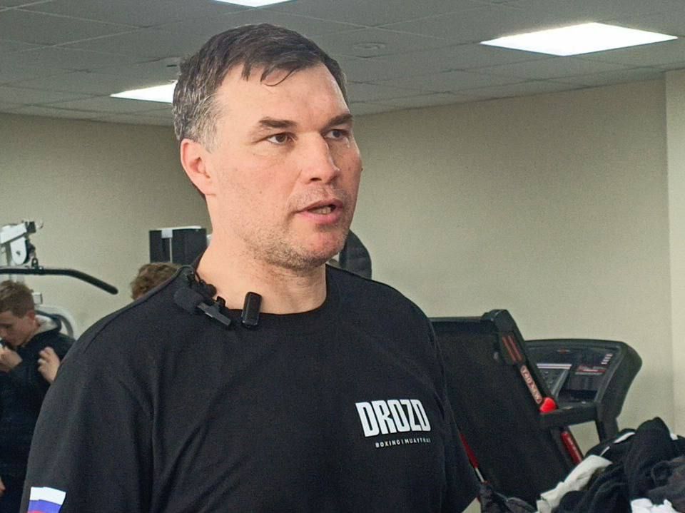 Российские чемпионы мира по боксу Григорий Дрозд и Рахим Чахкиев в Луганске показали молодым спортсменам Республики ключевые техники и стратегии бокса Российские чемпионы мира по боксу Григорий Дрозд и Рахим Чахкиев в Луганске показали молодым спортсменам Республики ключевые техники и стратегии бокса