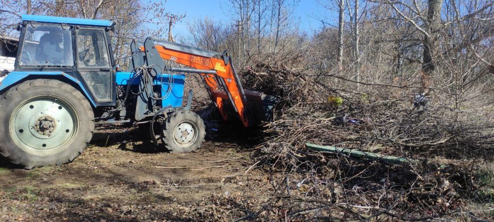 В Белокуракинском муниципальном округе активно проходит акция «Чистая Республика», в которой принимают участие местные жители, работники отделов обеспечения жизнедеятельности населенных пунктов, а также сотрудники... В Белокуракинском муниципальном округе активно проходит акция «Чистая Республика», в которой принимают участие местные жители, работники отделов обеспечения жизнедеятельности населенных пунктов, а также сотрудники...