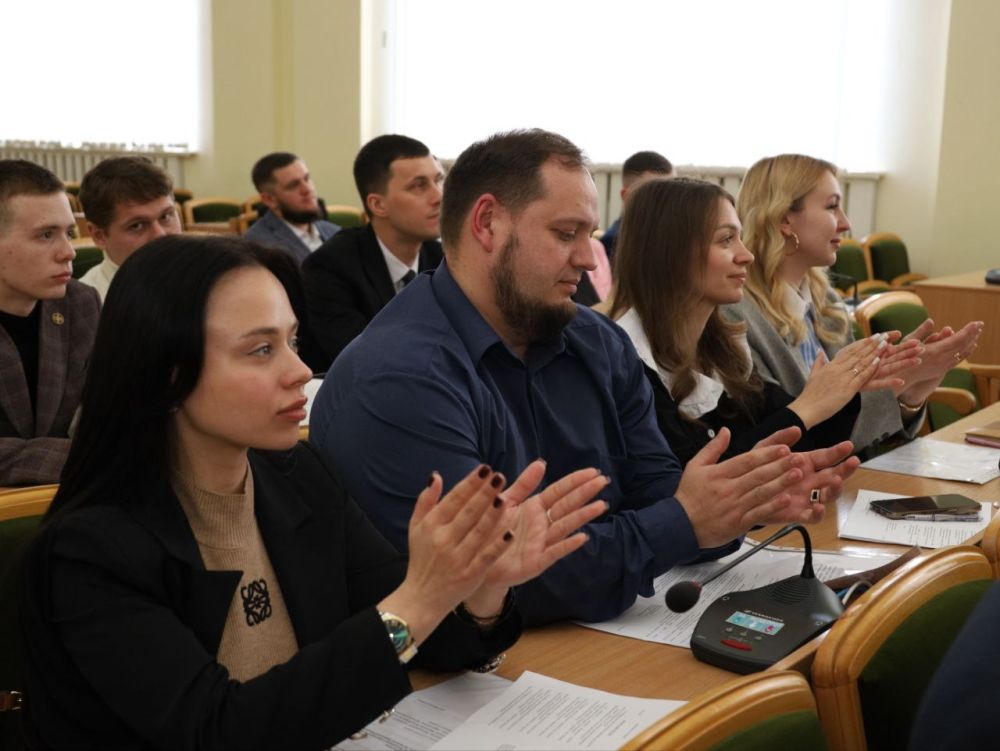 24 апреля состоялось очередное заседание Молодежного парламента при Народном Совете Луганской Народной Республики 24 апреля состоялось очередное заседание Молодежного парламента при Народном Совете Луганской Народной Республики
