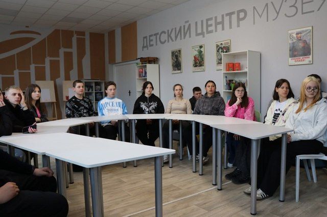 11 апреля в Детском Центре Музея Победы, МБУ "Марковский районный дом культуры" в рамках федерального проекта "Историческая память" партии "Единая Россия" прошел час памяти, посвященный Международному дню освобождения... 11 апреля в Детском Центре Музея Победы, МБУ "Марковский районный дом культуры" в рамках федерального проекта "Историческая память" партии "Единая Россия" прошел час памяти, посвященный Международному дню освобождения...