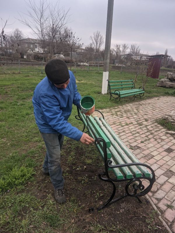 В Белокуракинском округе благоустроили сквер на улице Победы в селе Нещеретово В Белокуракинском округе благоустроили сквер на улице Победы в селе Нещеретово