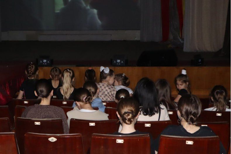 В МБУ «Дворец культуры им. Свердлова» был представлен показ драматического художественного фильма «Калина красная» В МБУ «Дворец культуры им. Свердлова» был представлен показ драматического художественного фильма «Калина красная»