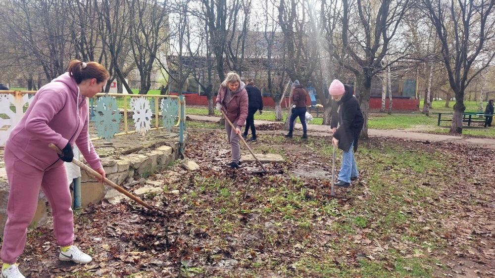 В рамках акции «Чистая Республика – 2025» в Кировске состоялся общегородской субботник В рамках акции «Чистая Республика – 2025» в Кировске состоялся общегородской субботник