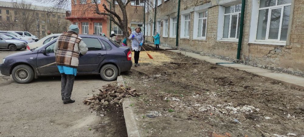 Сегодня к масштабной экологической акции "Чистая Республика" присоединился коллектив ГБУЗ "КЛЦГМБ "Княгининская" ЛНР Сегодня к масштабной экологической акции "Чистая Республика" присоединился коллектив ГБУЗ "КЛЦГМБ "Княгининская" ЛНР